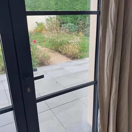 Oda ve Kahvaltı La Roseraie 3*