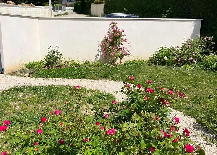 La Roseraie Oda ve Kahvaltı 3*